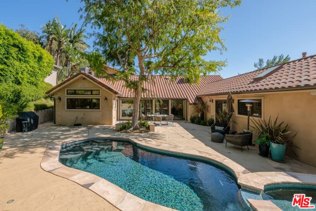 9545 Dalegrove Dr