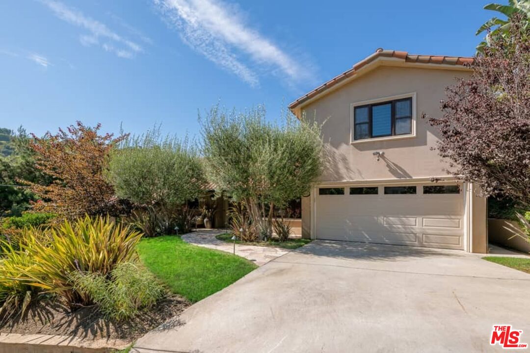 9545 Dalegrove Dr
