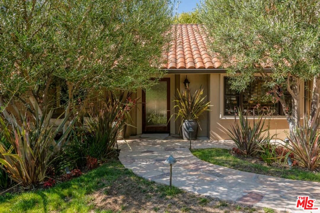 9545 Dalegrove Dr