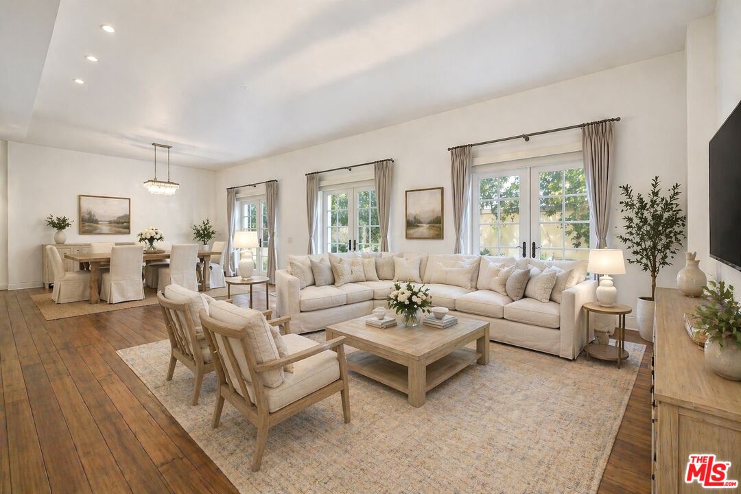 225 S Hamilton Dr Unit: 106