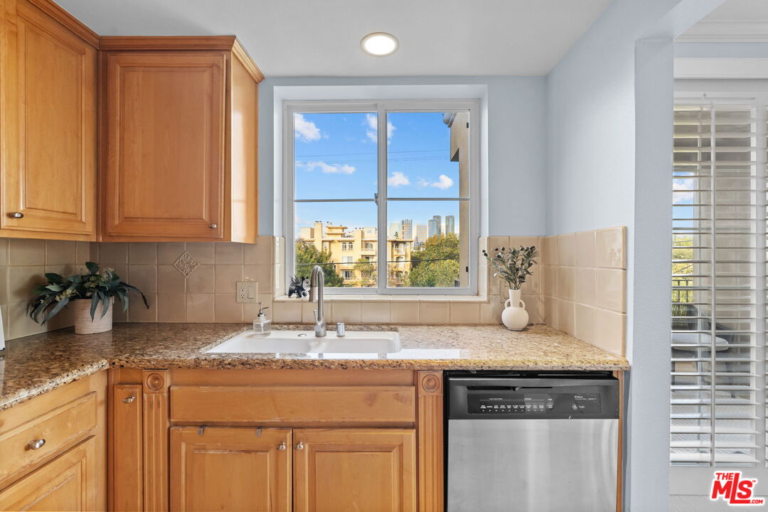 1830 Pelham Ave Unit: 301