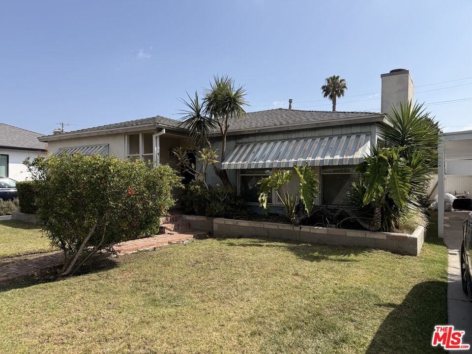 2816 S Bentley Ave