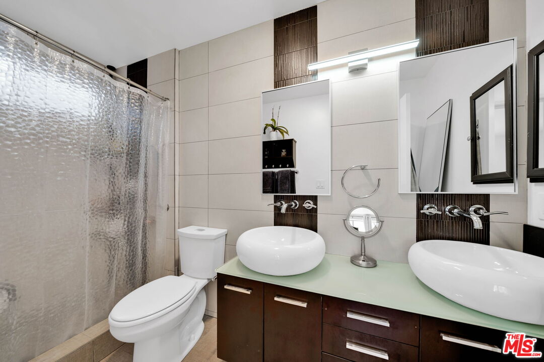 6199 Canterbury Dr Unit: 102