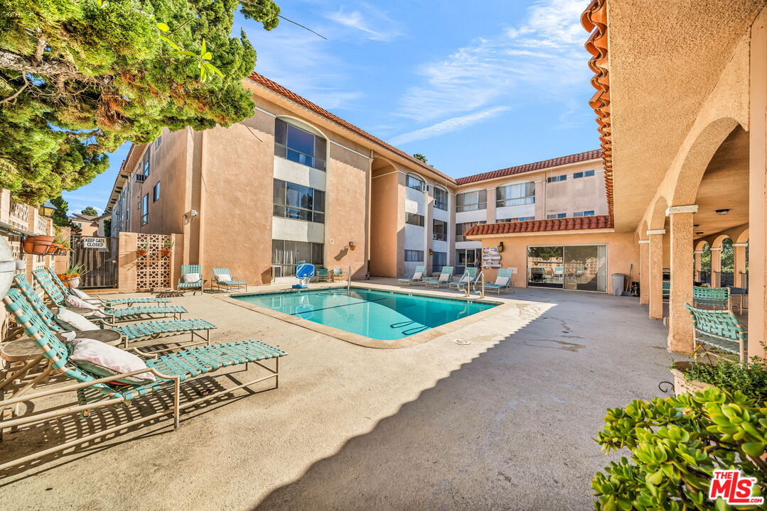 6199 Canterbury Dr Unit: 102
