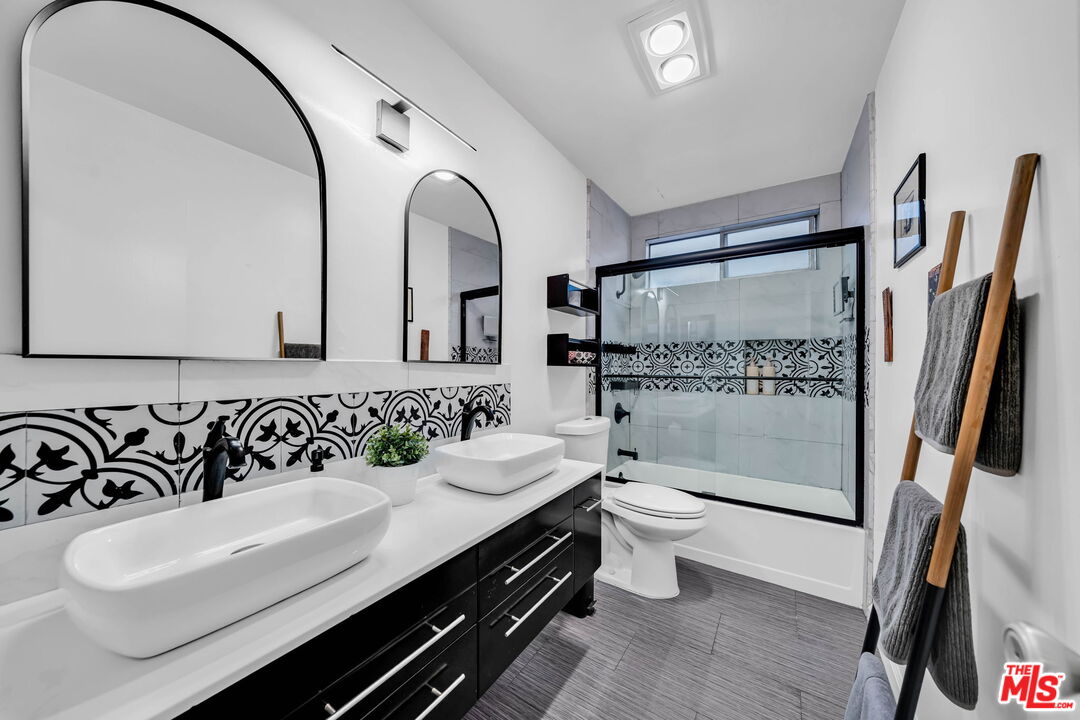 6199 Canterbury Dr Unit: 102