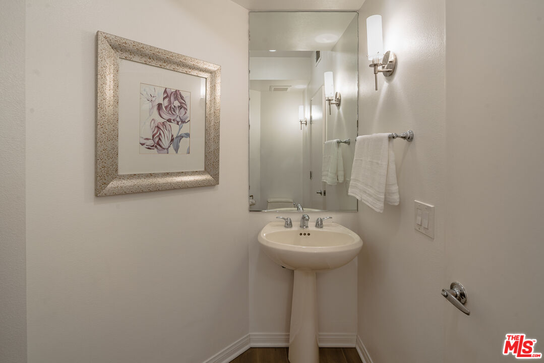 13600 Marina Pointe Dr Unit: 1611