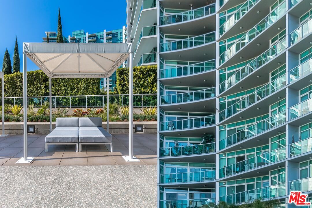 13600 Marina Pointe Dr Unit: 1611