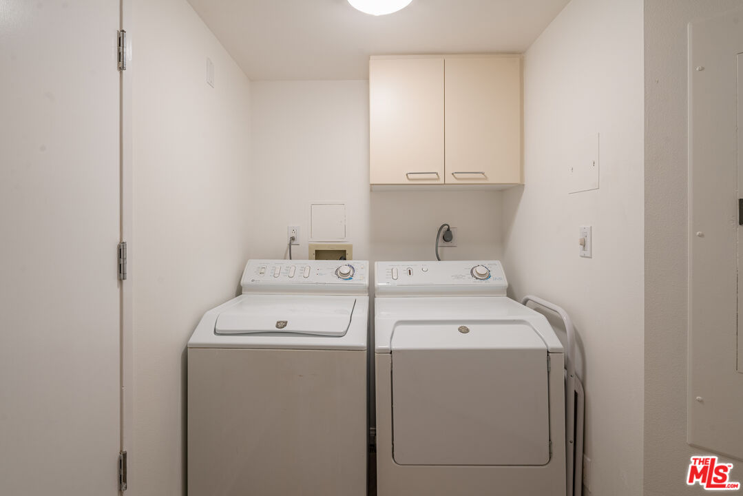 13600 Marina Pointe Dr Unit: 1611