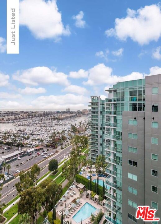 13600 Marina Pointe Dr Unit: 1611