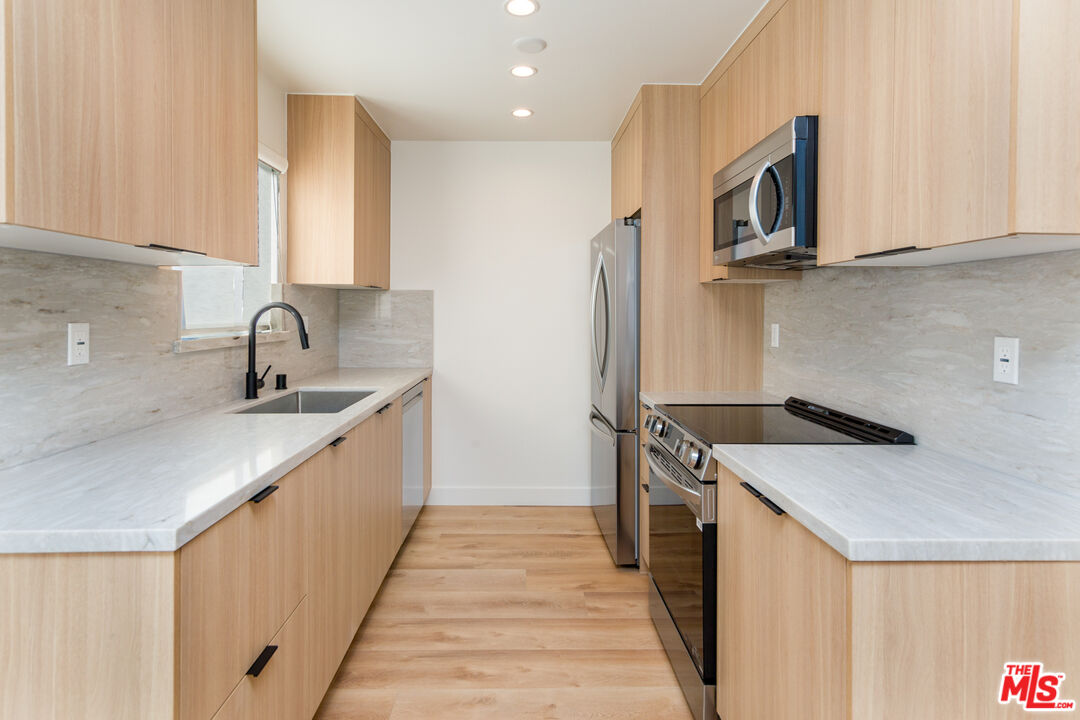 610 N Orlando AVE Unit: 301