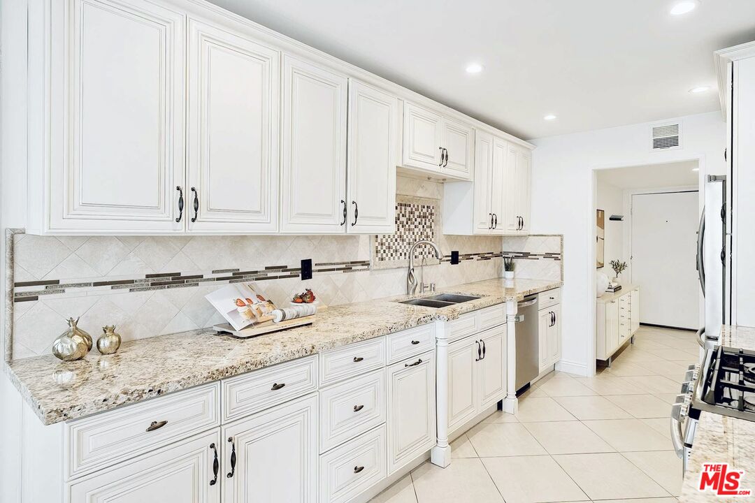 1215 Brockton Ave Unit: 203