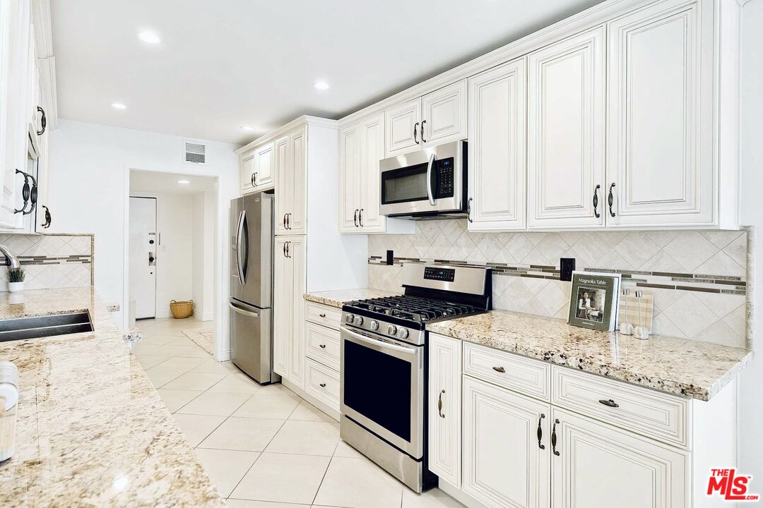 1215 Brockton Ave Unit: 203