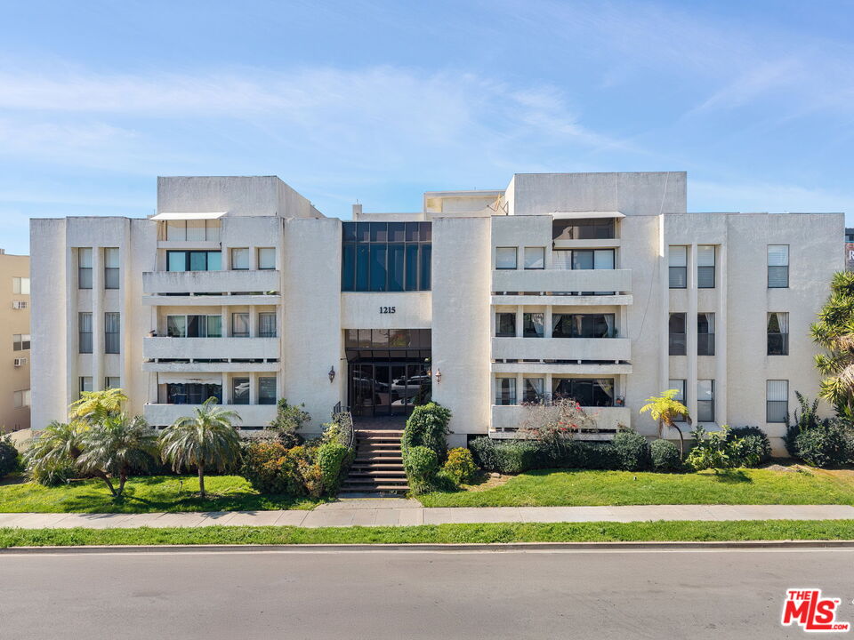 1215 Brockton Ave Unit: 203