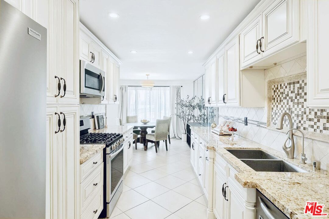 1215 Brockton Ave Unit: 203