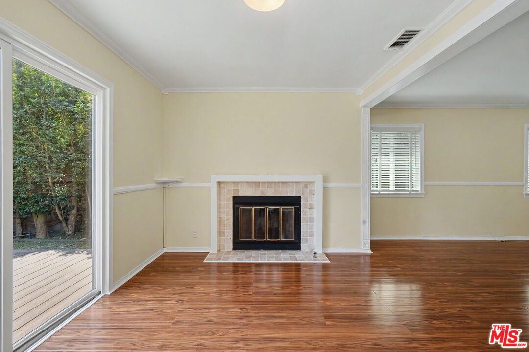 3542 Greenwood Ave