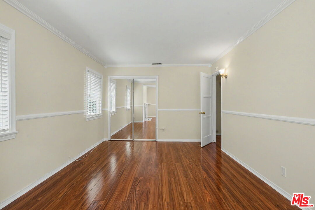 3542 Greenwood Ave