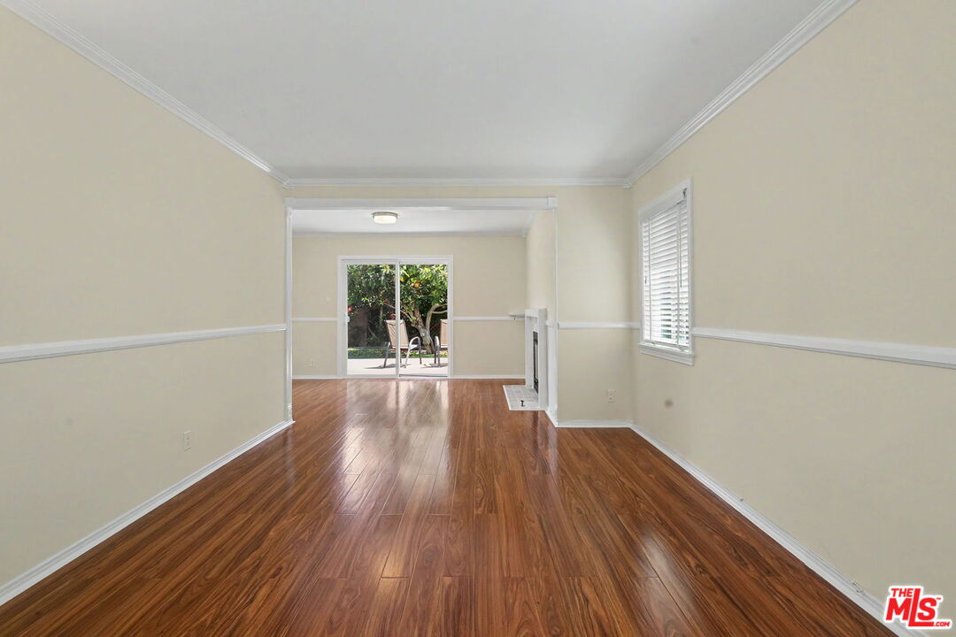 3542 Greenwood Ave