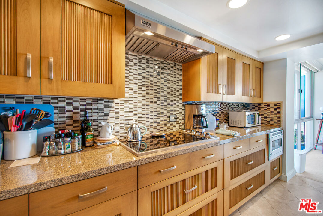 201 Ocean Ave Unit: 909B
