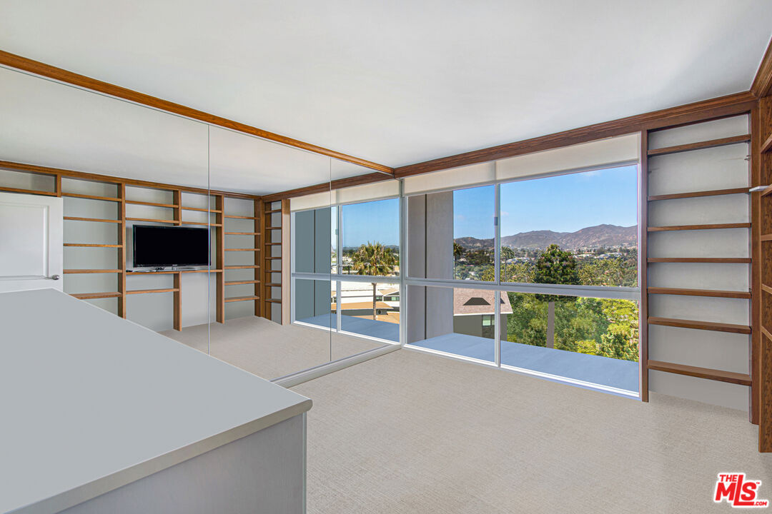 201 Ocean Ave Unit: 909B