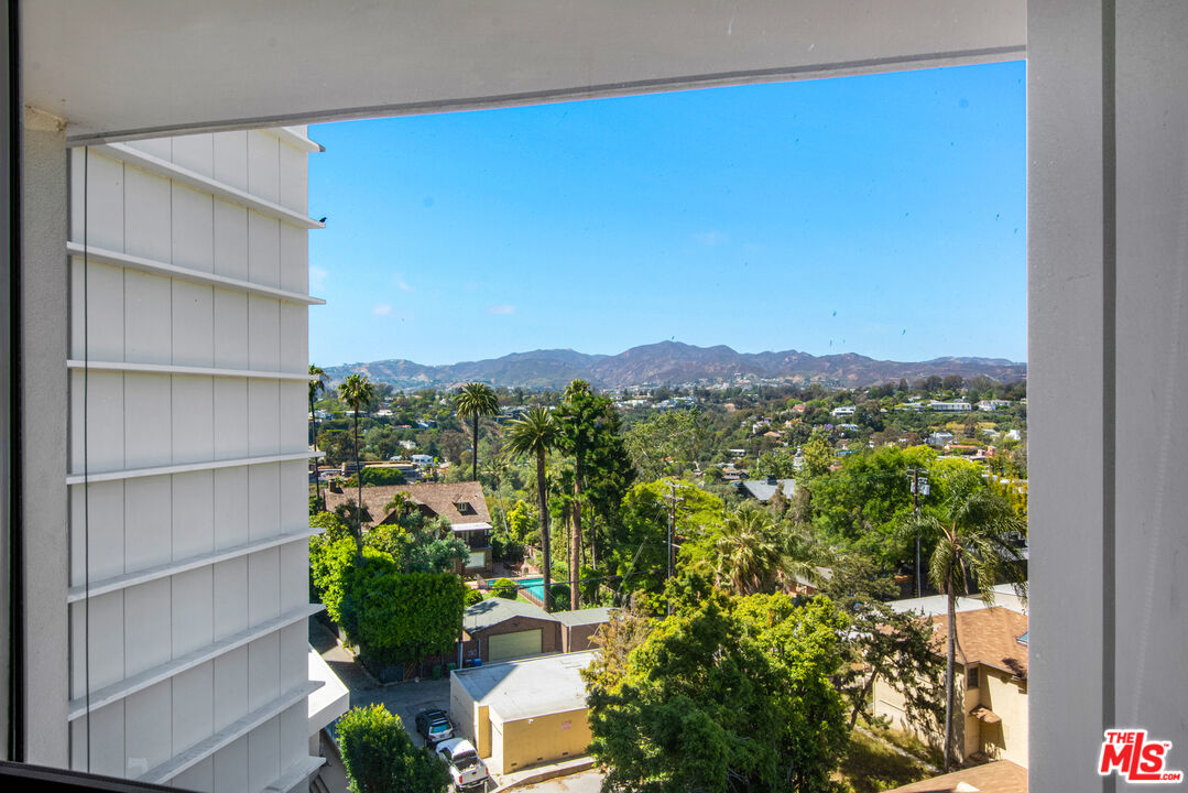 201 Ocean Ave Unit: 909B