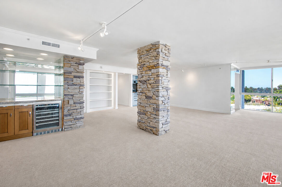 201 Ocean Ave Unit: 909B