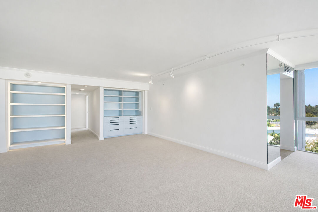 201 Ocean Ave Unit: 909B