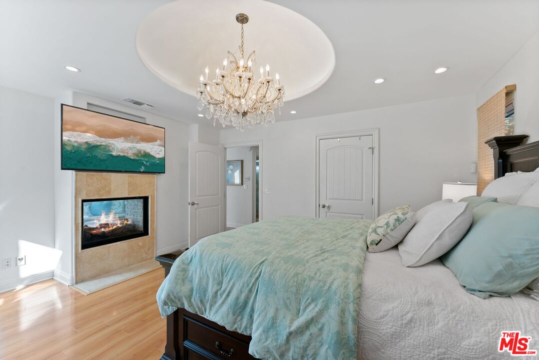 3251 Stewart Ave
