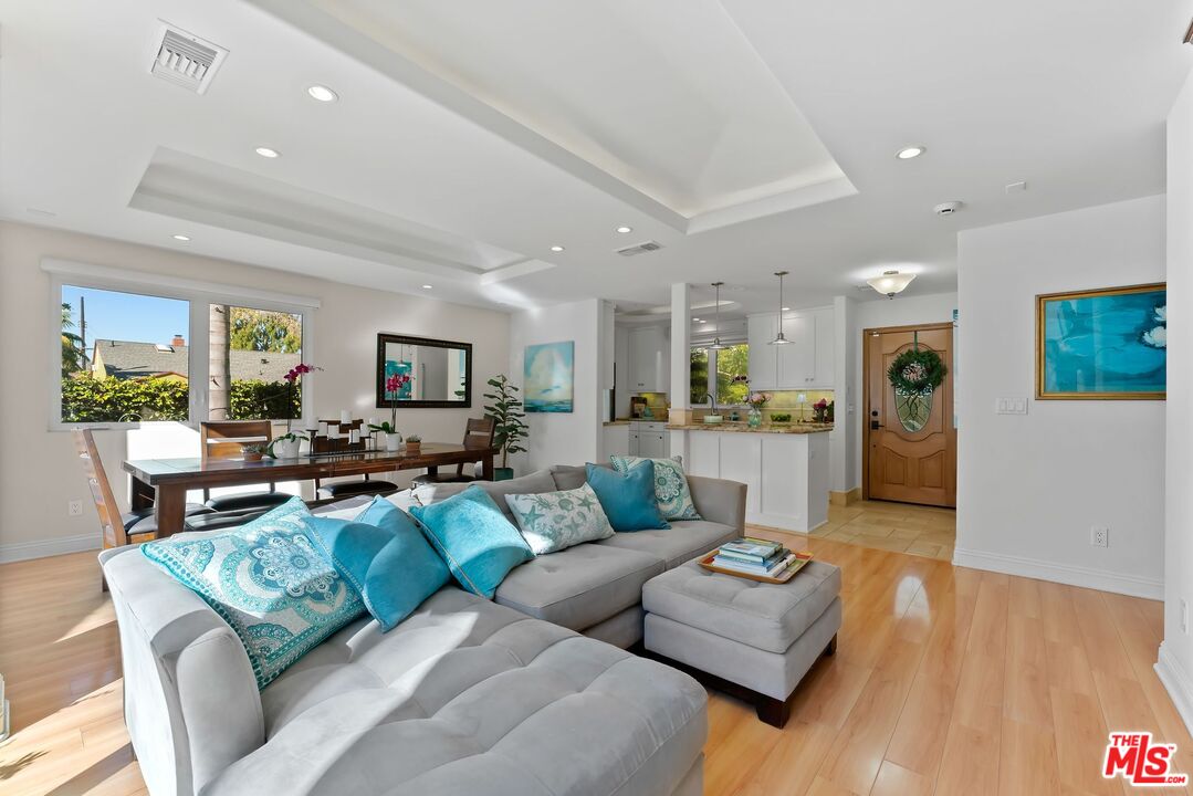 3251 Stewart Ave