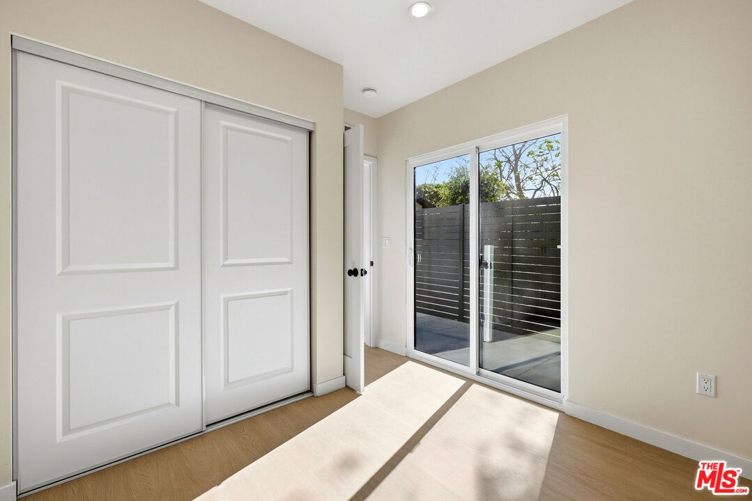 2621 Veteran Ave