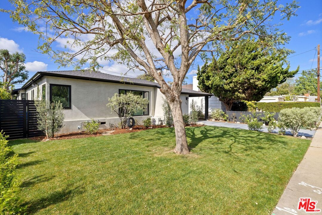 2621 Veteran Ave