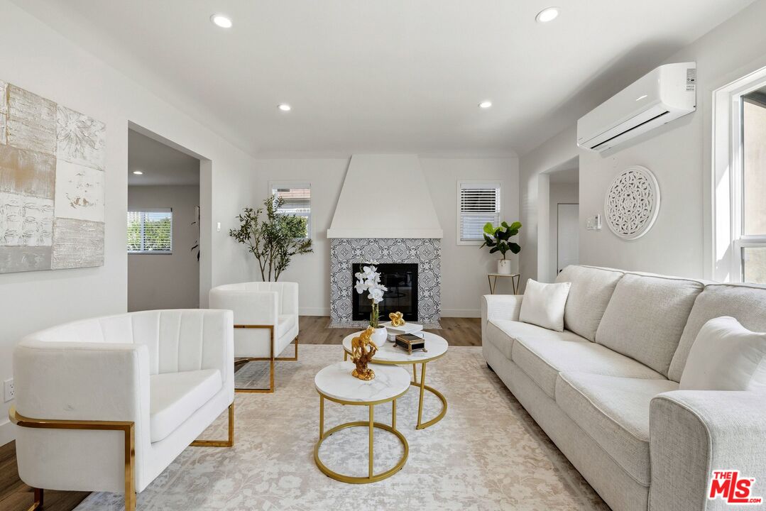 2621 Veteran Ave