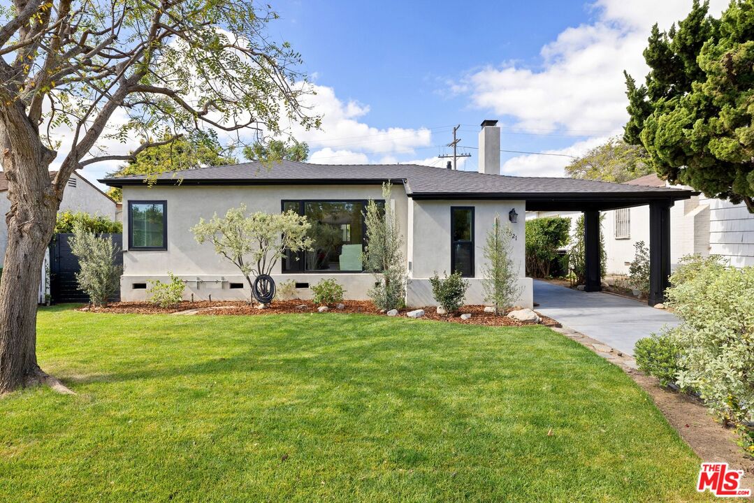 2621 Veteran Ave