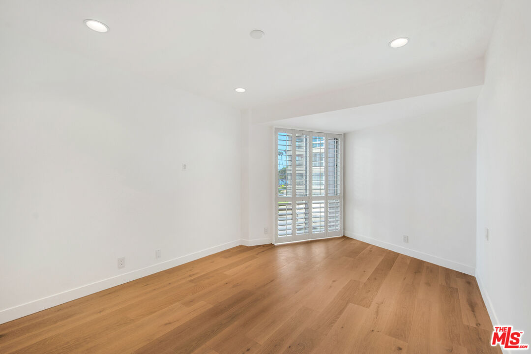 515 Ocean Ave Unit: 402S