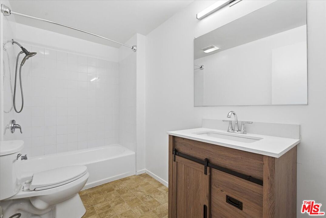 2513 190Th St Unit: B