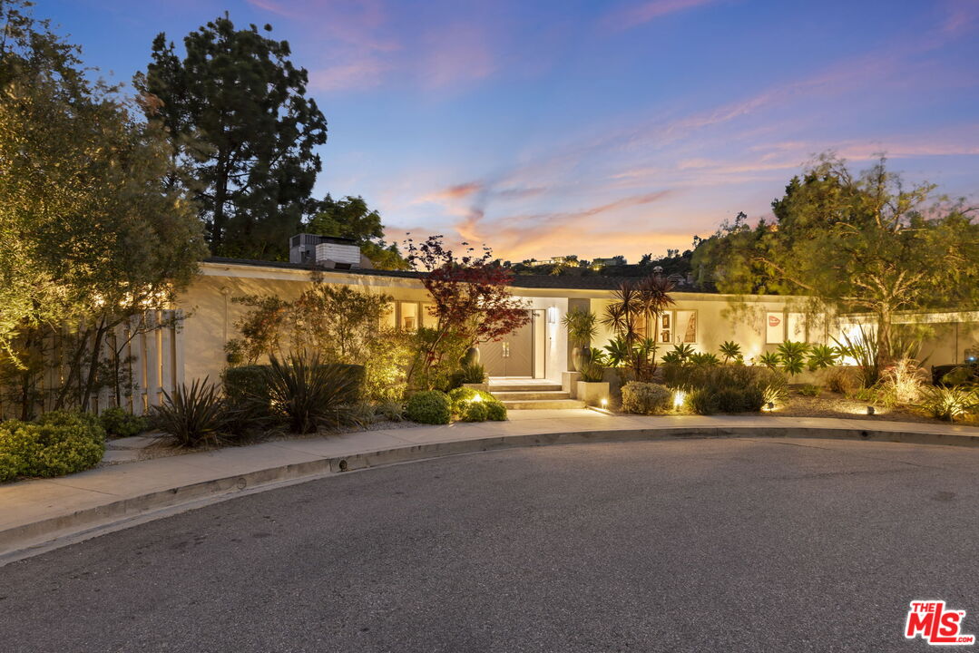 8410 Edwin Dr