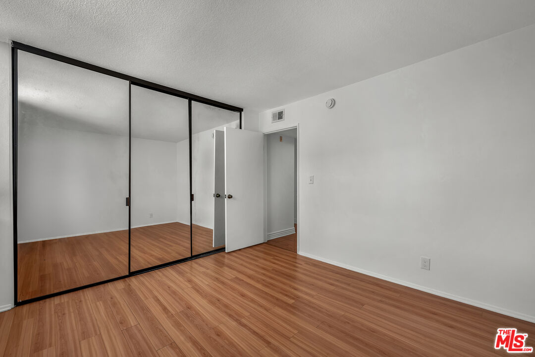1312 S Saltair Ave Unit: 319