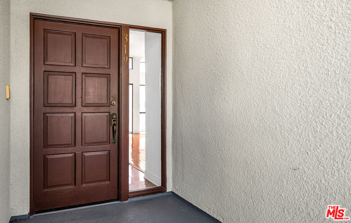 1312 S Saltair Ave Unit: 319