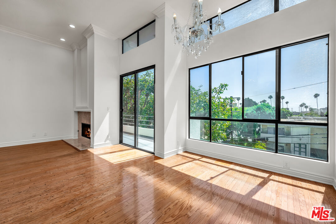1312 S Saltair Ave Unit: 319