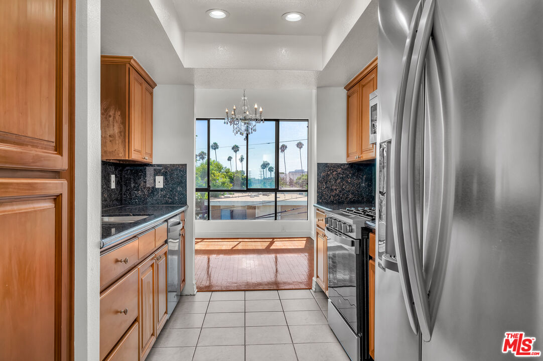1312 S Saltair Ave Unit: 319