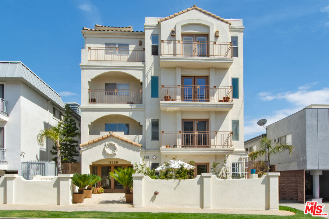 11838 Kiowa Ave Unit: 101