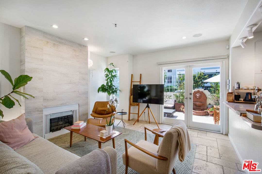 11838 Kiowa Ave Unit: 101