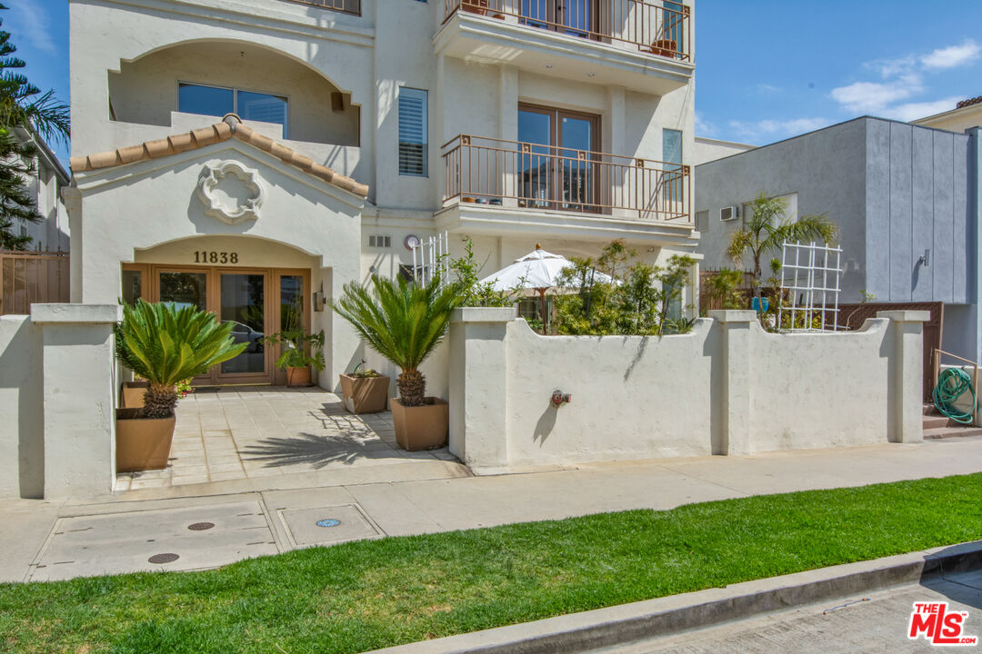 11838 Kiowa Ave Unit: 101