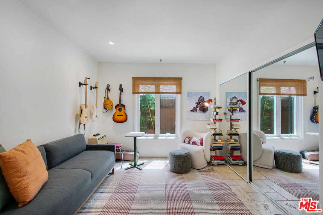 11838 Kiowa Ave Unit: 101