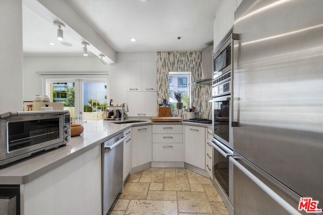 11838 Kiowa Ave Unit: 101