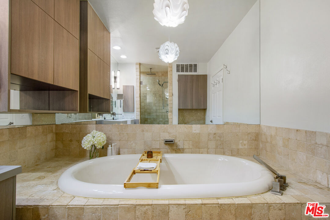 11838 Kiowa Ave Unit: 101