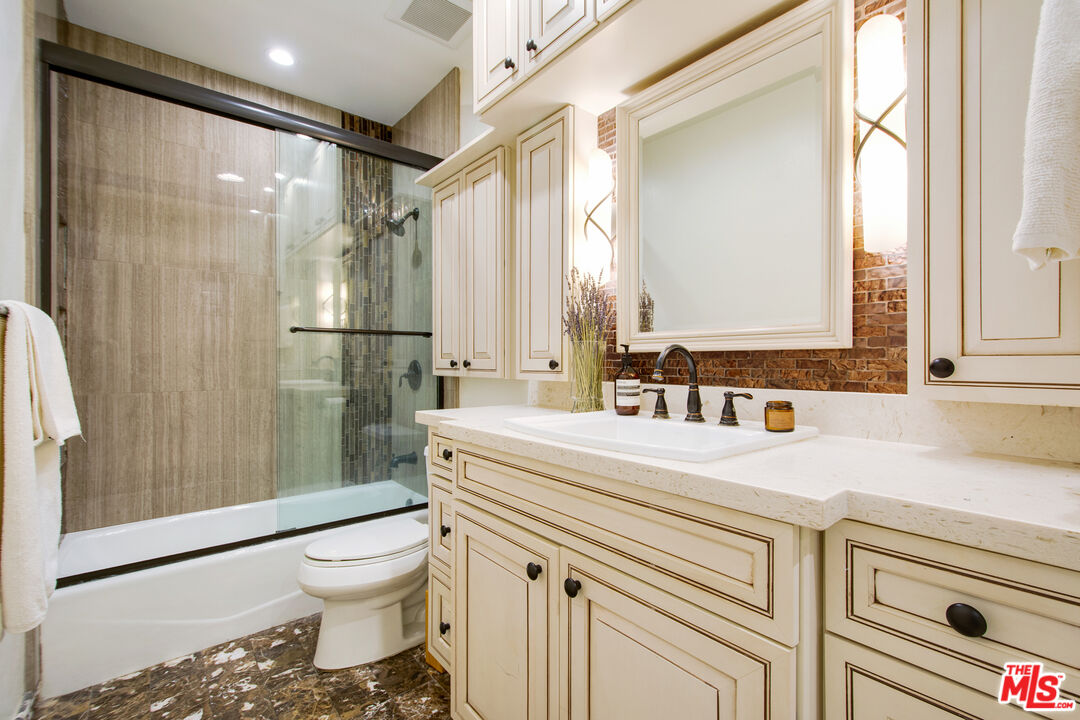 11838 Kiowa Ave Unit: 101