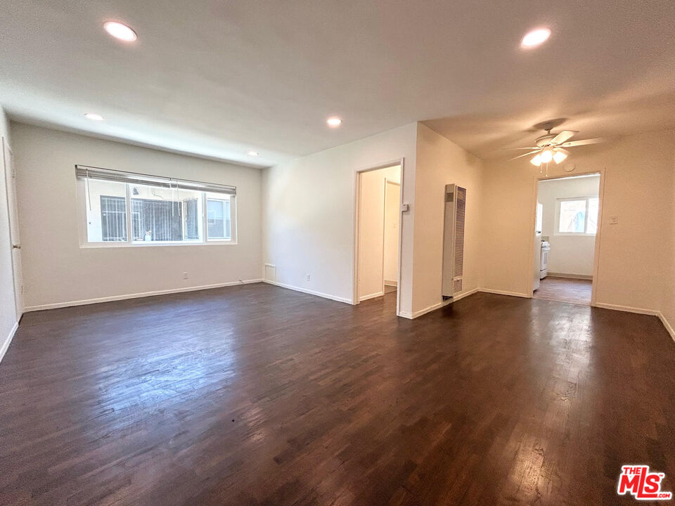 1146 N Formosa Ave Unit: 8