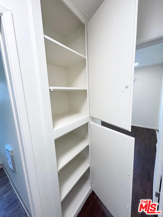 1146 N Formosa Ave Unit: 8