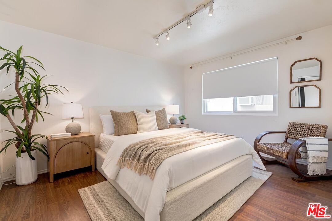 1337 Berkeley St Unit: 7