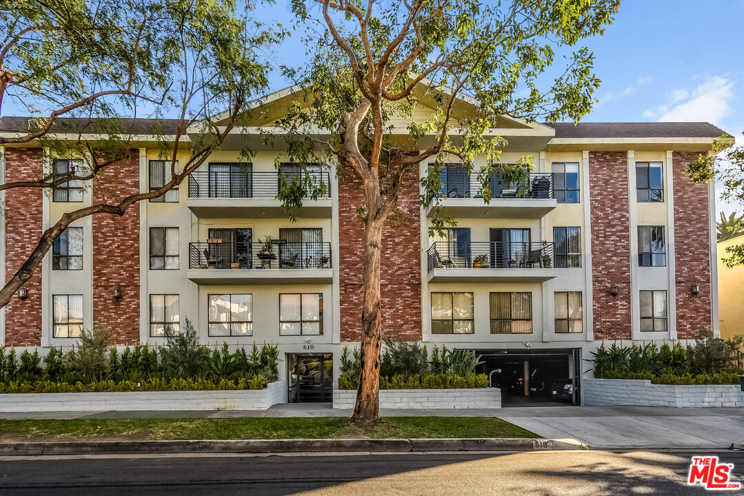 610 N orlando Unit: 105